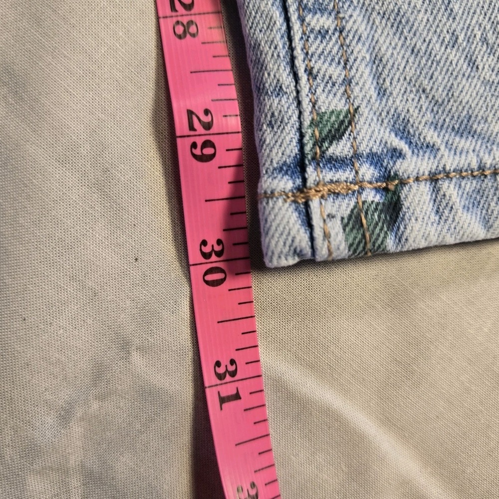 Wild Fable Women's 90's Relaxed Straight Jeans Light Blue Floral Size 6 - Picture 3 of 9